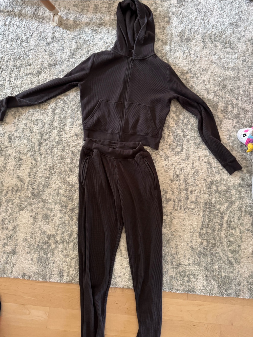 Brown Skims Hoodie & Jogger Set. Pants XS. Jacket L